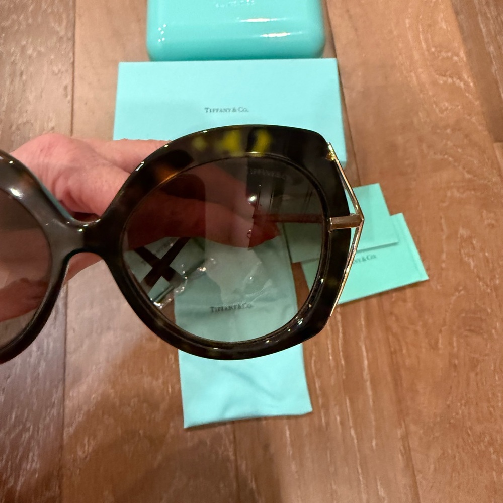 Tiffany & Co. Women's Tortoiseshell Sunglasses with Gradient Brown gold accents - Picture 5 of 16